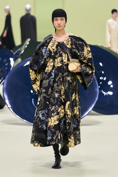 Look 61